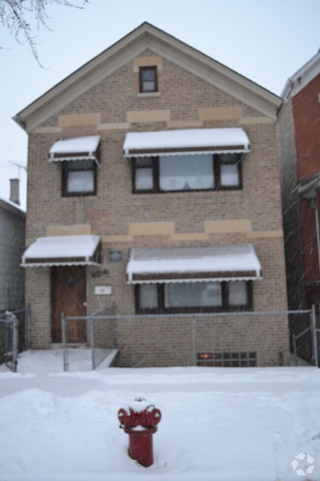 Building Photo - 828 W 34th St