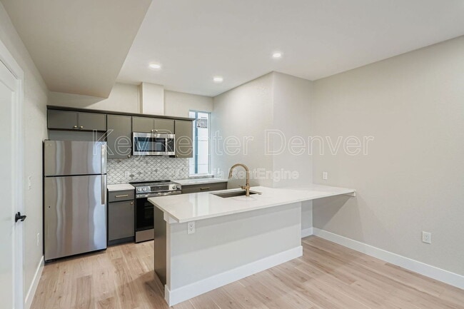 Photo - 2208 S Albion St Townhome