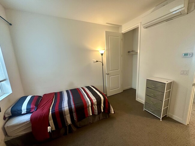 Building Photo - 5801 Sterling St