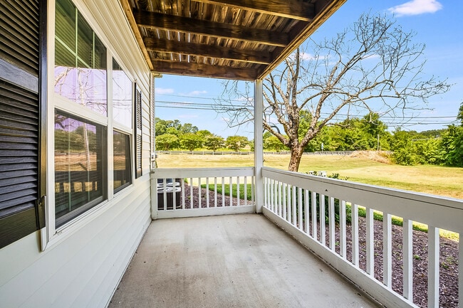 Building Photo - The Retreat at Concord Apartments