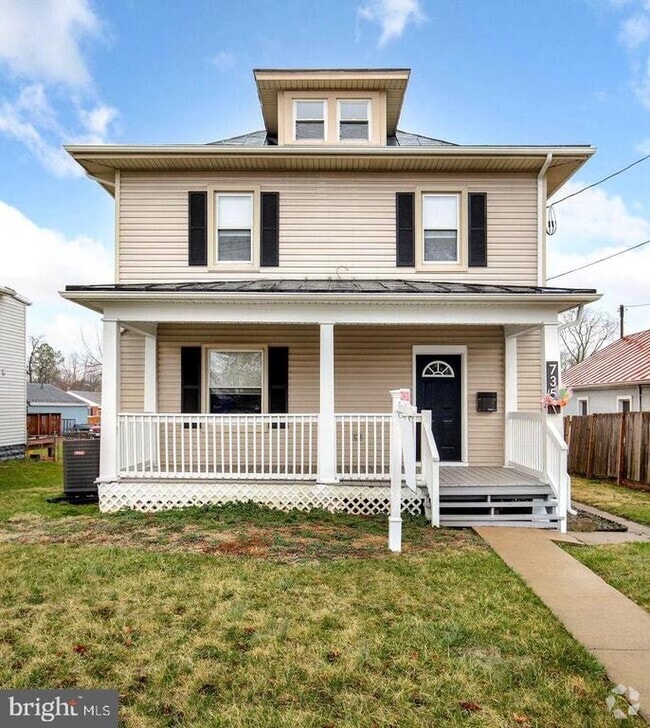 Building Photo - 735 Berryville Ave