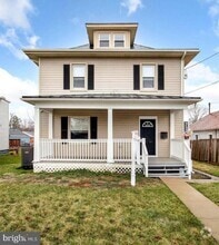 Building Photo - 735 Berryville Ave