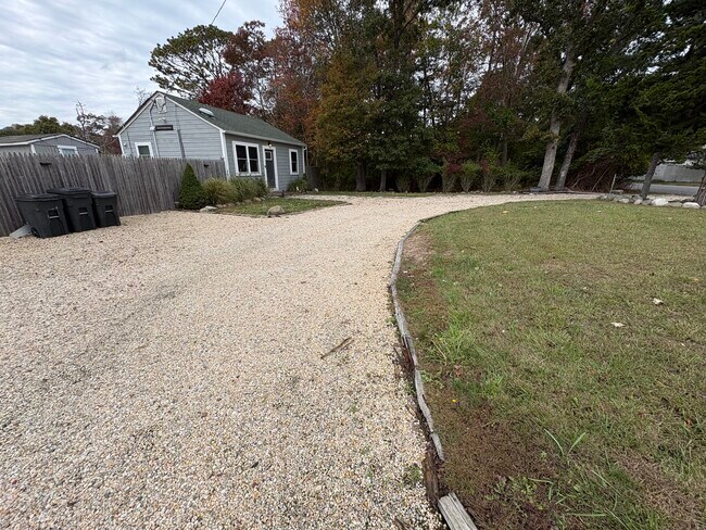 Building Photo - 28 Sheridan Dr