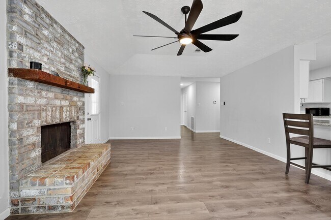 Building Photo - 7331 Misty Morning Dr