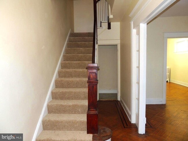 Photo - 1465 Girard St NW House