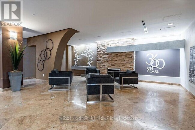 Photo du bâtiment - 360 Pearl St