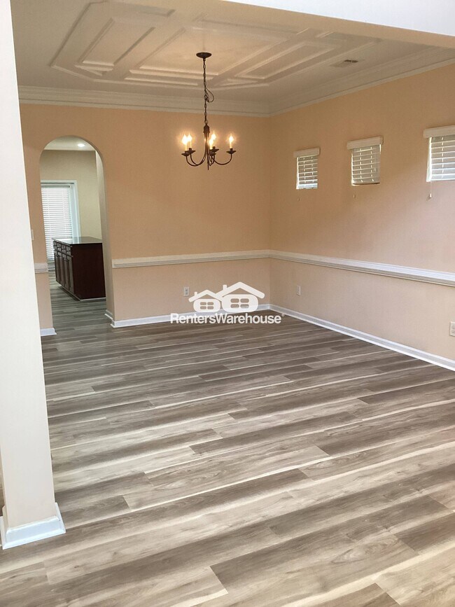 Foto del edificio - 4470 Hedgewood Dr
