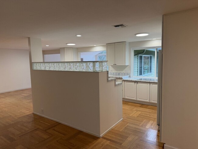 Foto del edificio - Beautiful 4 bedroom, 3 bathroom home in Eugene!