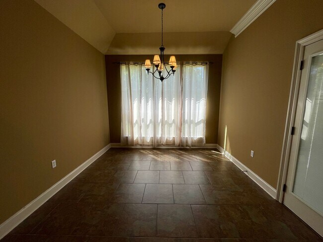 Building Photo - House: Nicholson Lakes (Available after Ma...
