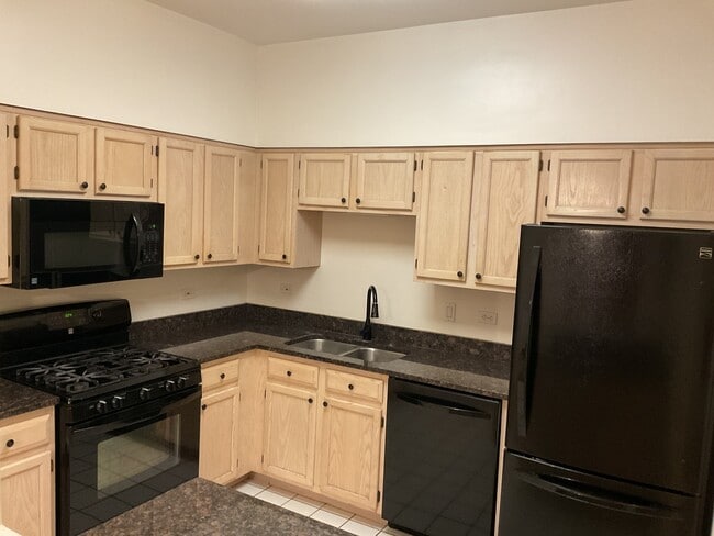 Foto del edificio - 2196 Rossiter Pkwy