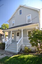 Building Photo - 416 Bridge St