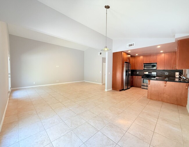 Foto del edificio - AVAILBLE NOW! Beautiful 3 Bedroom 2 Bathro...