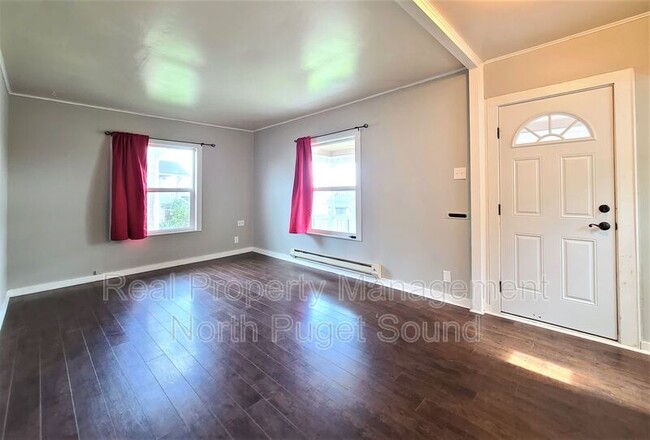 Building Photo - 1112 E Marine View Dr