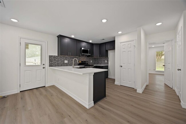 Foto del edificio - 3923 Summit Valley Dr