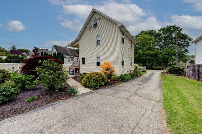Foto del edificio - 58 Lebanon Ave
