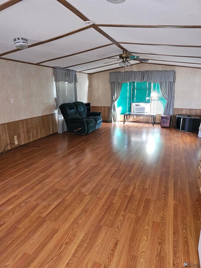 Foto del edificio - 13168 E 48th St