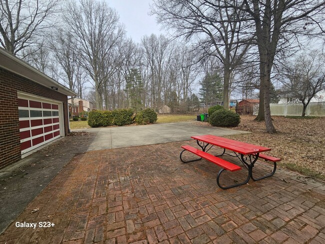 Foto del edificio - 3-bedroom 1-bath home. Tallmadge Ohio.