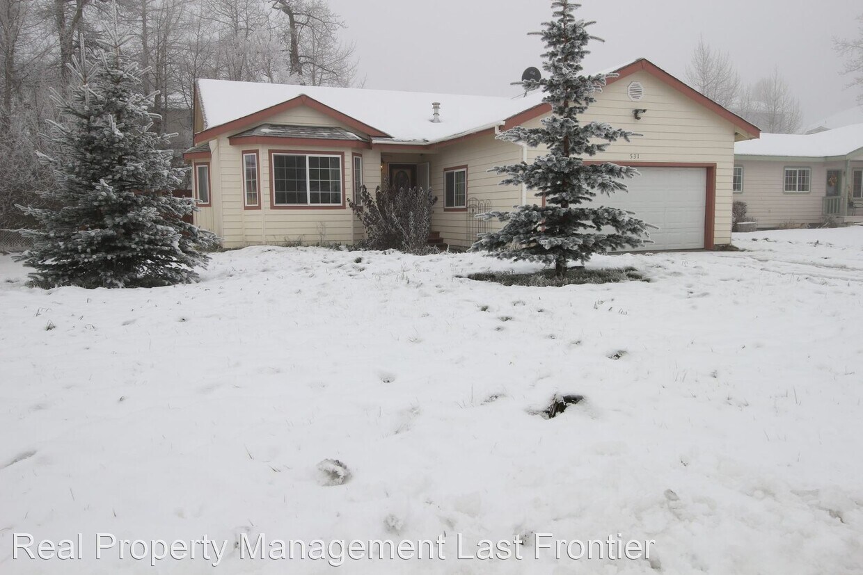 3 br, 2 bath House 531 W Coville Lane House Rental in Palmer, AK