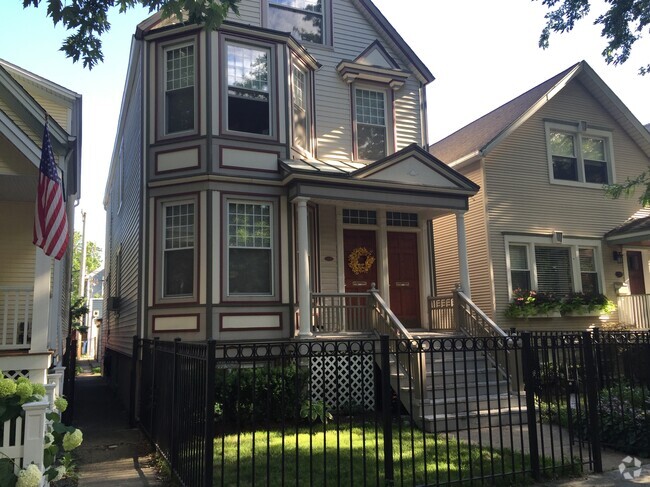 Building Photo - 1821 W Fletcher St