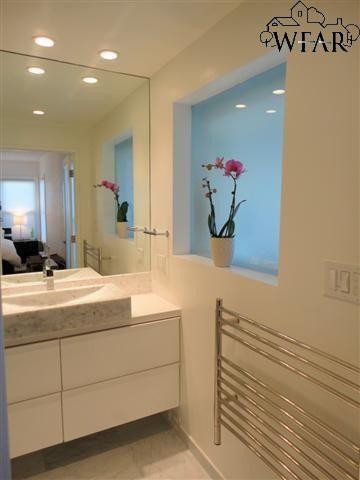 Building Photo - 2414 Clarinda Ave