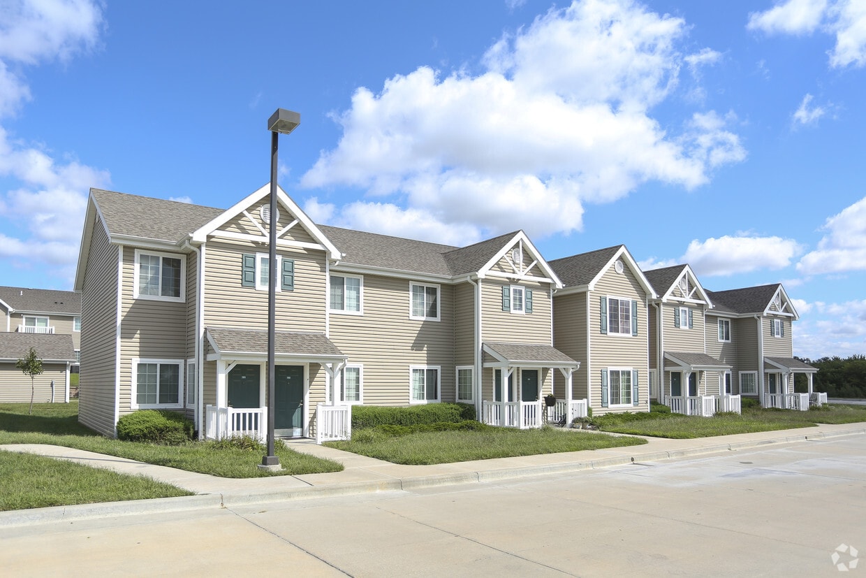 Primary Photo - Hickory Hills Residences