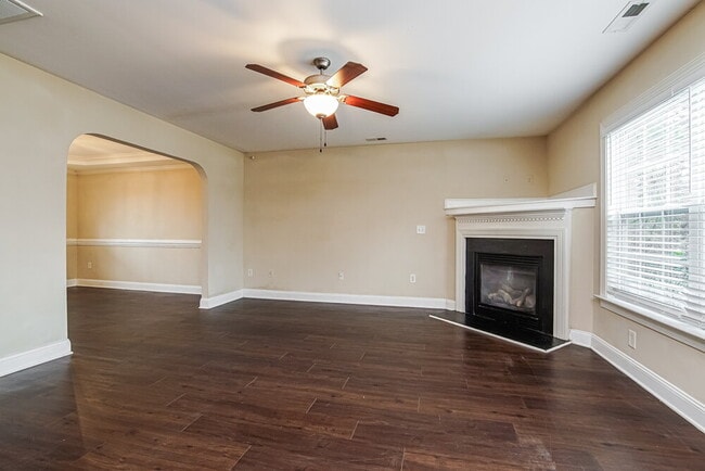 Building Photo - 601 Monterey Pine Dr