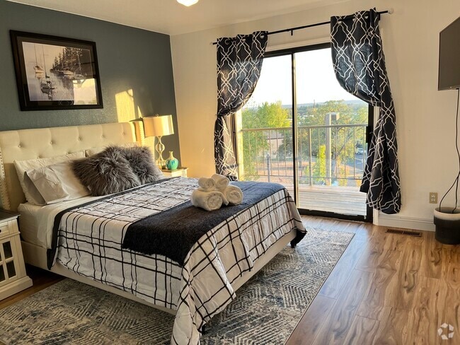 Owners suite with views - 847 Mission Sierra Ct