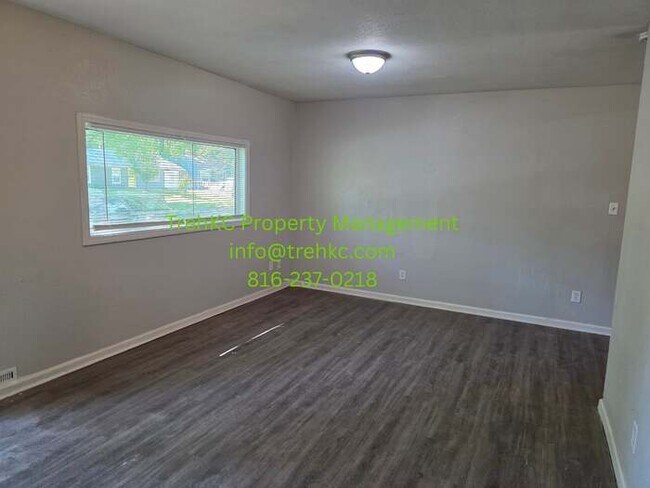 Foto del edificio - 11206 Corrington Ave