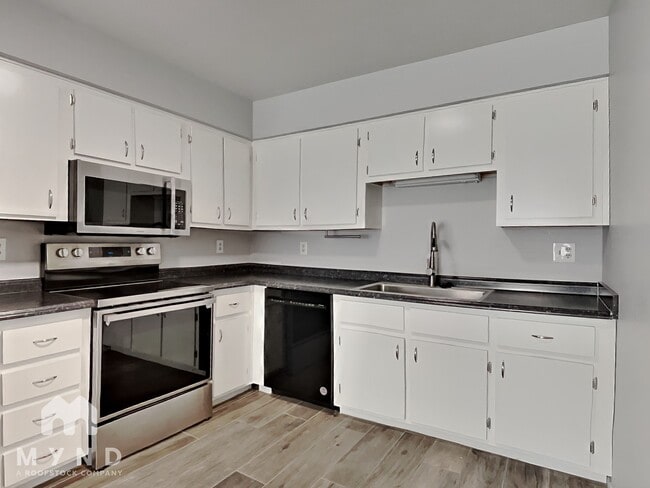 Building Photo - 2151 N Meridian Dr