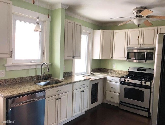 Building Photo - 3 br, 2 bath Townhome - 823 N Highland Ave