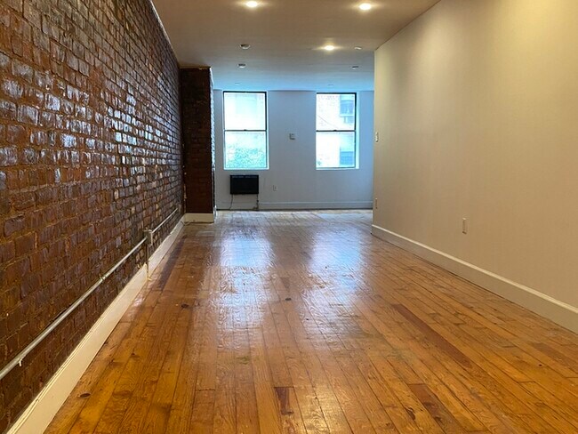 Building Photo - 15 Stanton St