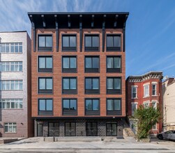 Building Photo - 56 Cottage St