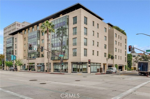Foto principal - 345 E Colorado Blvd