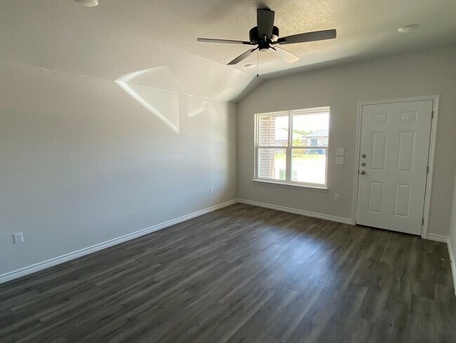 Building Photo - 126 Wind Ridge