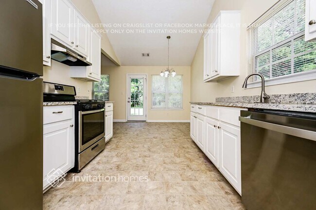 Foto del edificio - 8040 Highland Pkwy