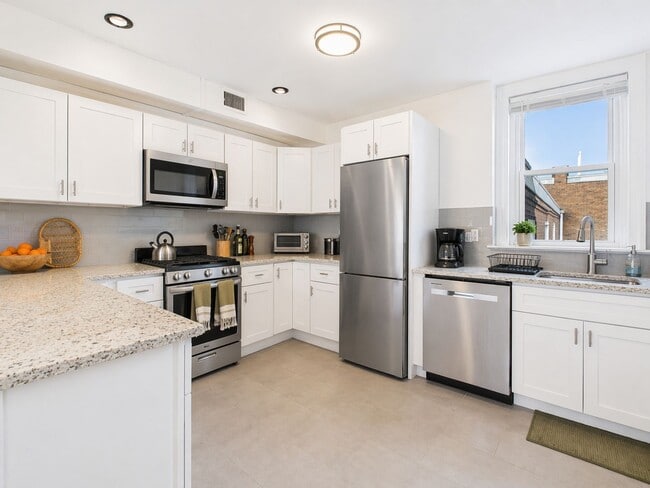 Building Photo - 867 N 29th St