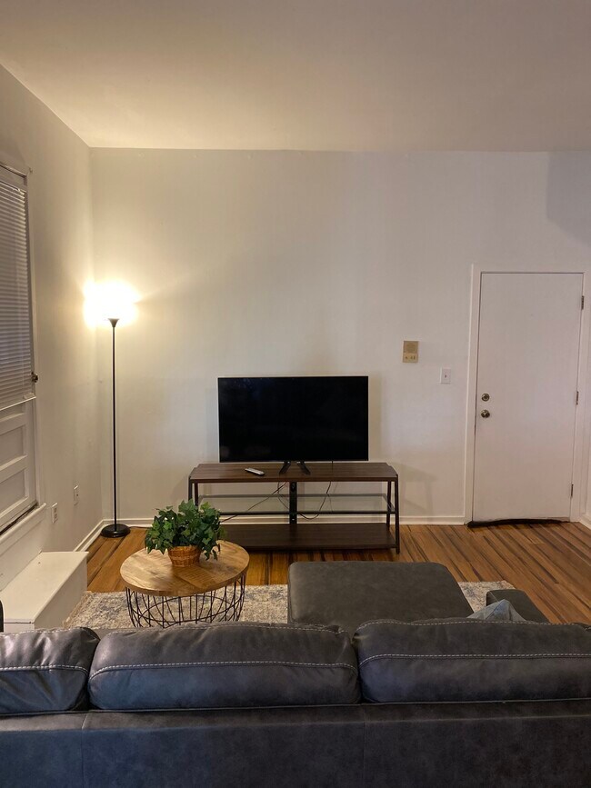 Living room - 21 N 4th St