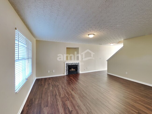 Building Photo - 2547 Silver Fir Lane