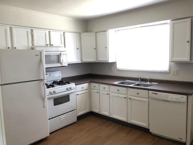 Foto del edificio - 1035 Todd Farm Dr