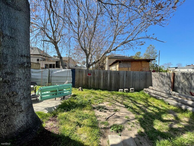Building Photo - 1 br, 1 bath Duplex - 1669 12th St 1669 12...