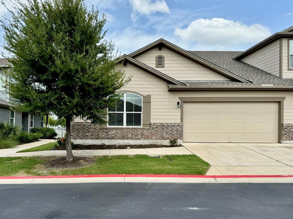 Foto principal - 1701 Logan Dr
