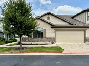 Building Photo - 1701 Logan Dr