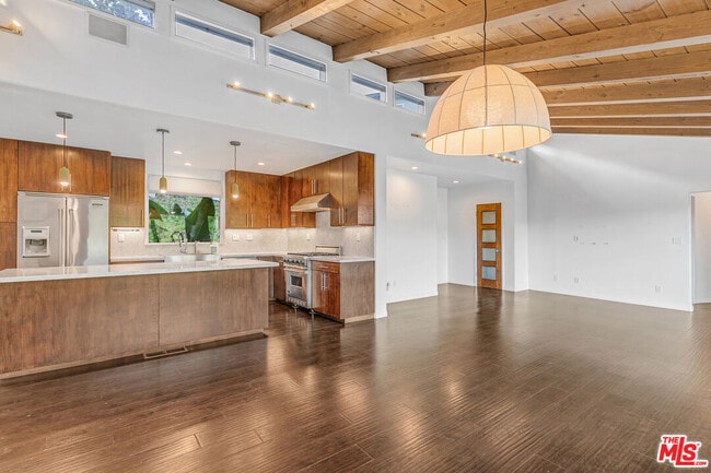 Building Photo - 3476 Troy Dr