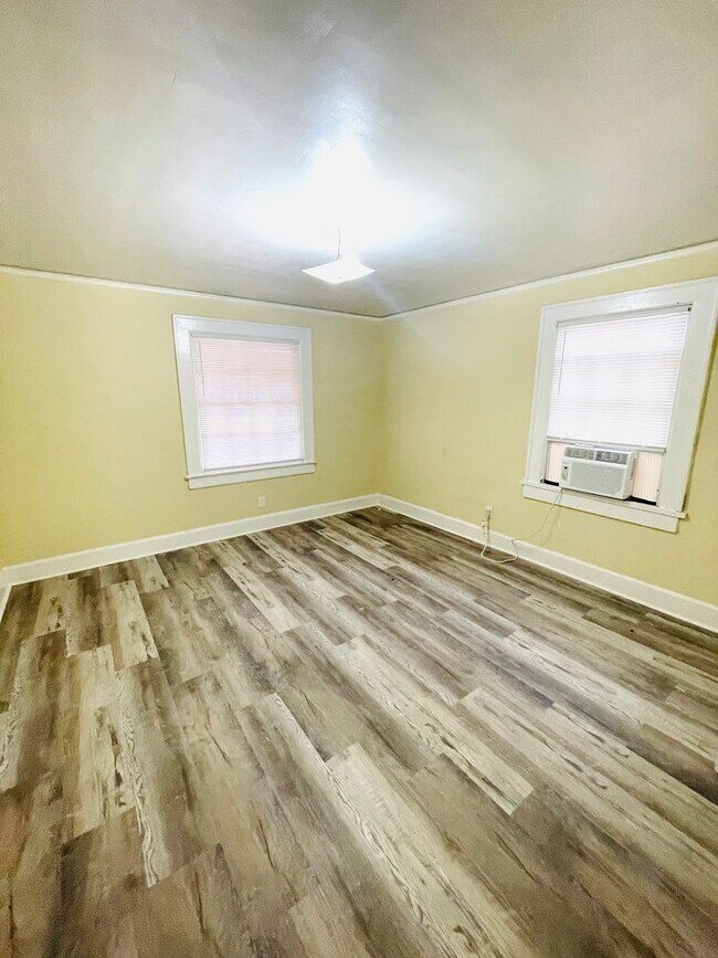 Foto del edificio - ** 2 bed 1 bath located in Morningview ** ...