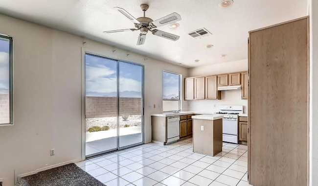 Building Photo - 5591 Crestlock Dr