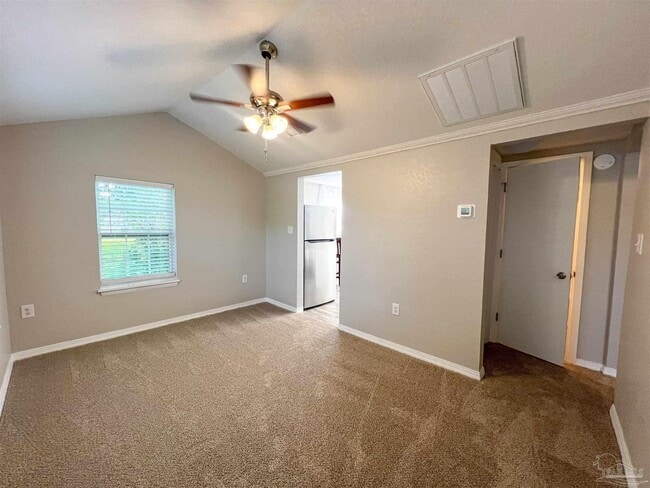 Building Photo - 2265 Klinger St