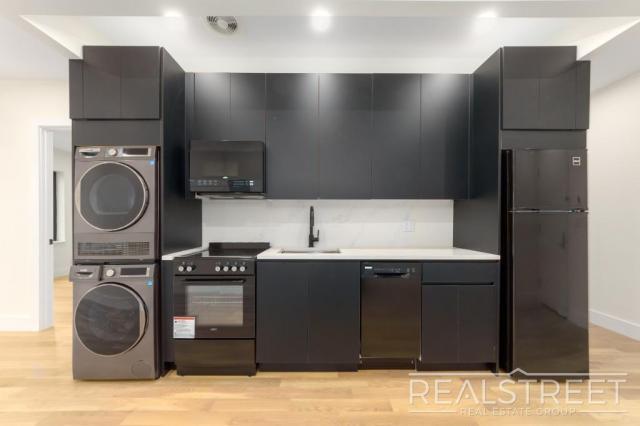 Foto del edificio - 2 bedroom in BROOKLYN NY 11213