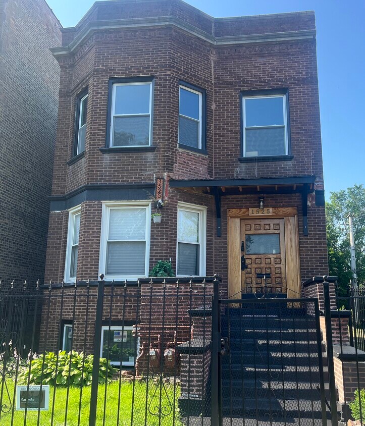 Foto principal - 1525 E 66th Pl