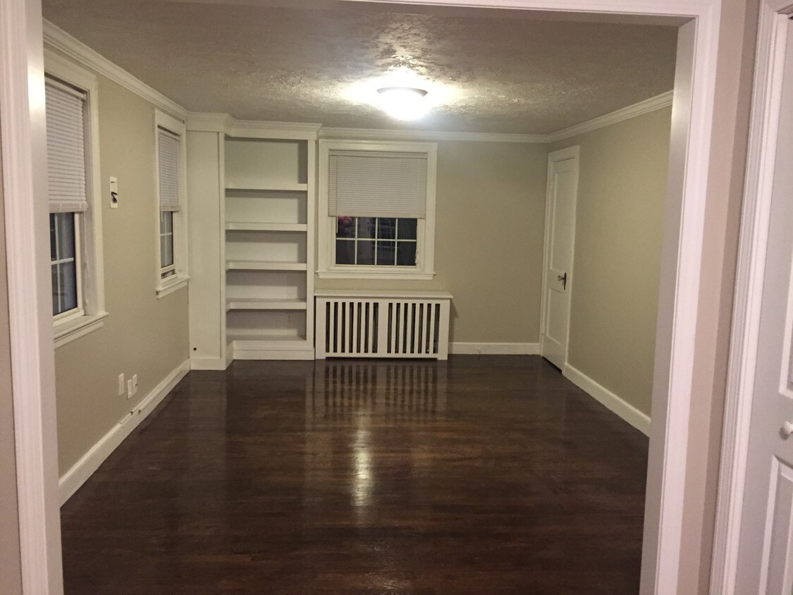 Living Room - 7 Hilltop Rd