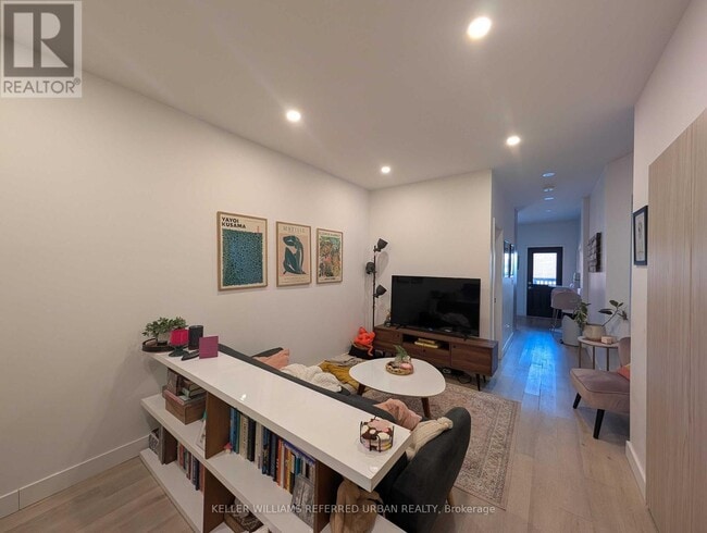 Building Photo - 1821 Davenport Rd